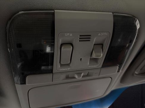 Used 2010 Subaru Outback 2.5i Limited image 23