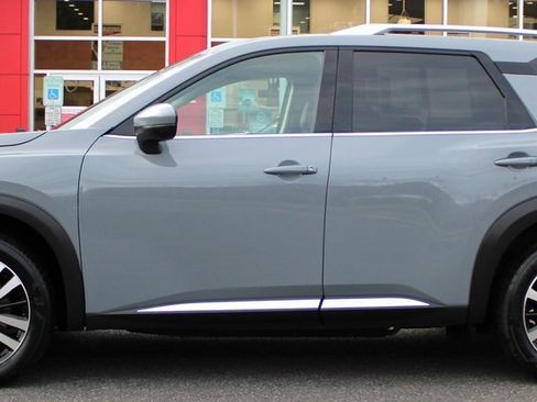 Certified 2023 Nissan Pathfinder Platinum image 9