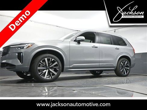New 2025 Volvo XC90 B5 Core w/ Protection Package image 32