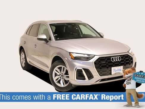 Used 2023 Audi Q5 2.0T Premium w/ Convenience Package AWD/4WD image 2