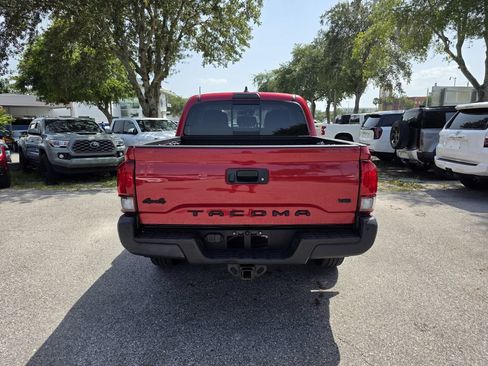 Used 2021 Toyota Tacoma SR5 AWD/4WD image 4
