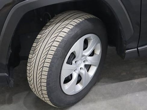 Used 2021 Toyota RAV4 LE image 37