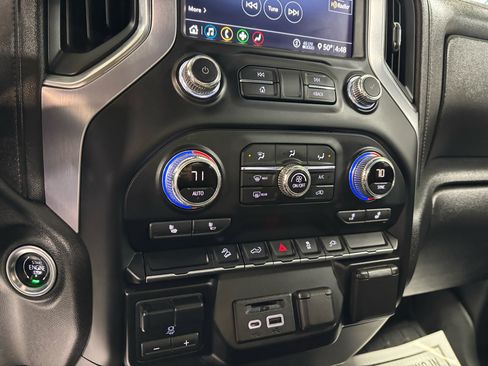 Used 2020 GMC Sierra 2500 SLE w/ SLE Convenience Package image 32