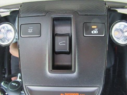 Used 2025 Kia Sportage SX FWD image 31