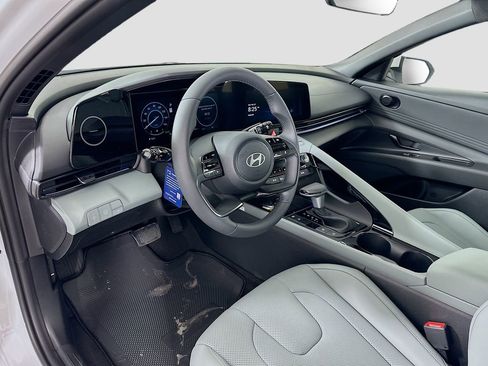 New 2026 Hyundai Elantra Limited image 9