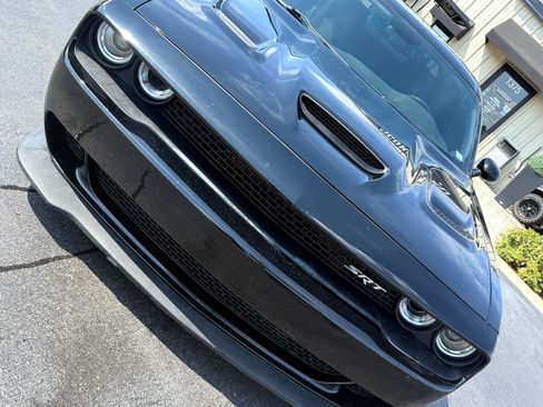Used 2015 Dodge Challenger SRT Hellcat image 9