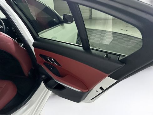 Used 2024 BMW 330i Sedan w/ Premium Package image 30