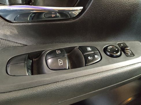 Used 2021 Nissan Kicks SV FWD image 27