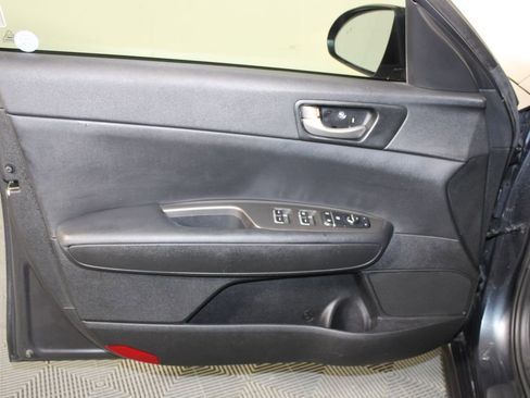 Used 2020 Kia Optima LX image 18