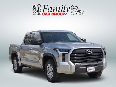 Used 2025 Toyota Tundra SR5 w/ SR5 Premium Package image 2