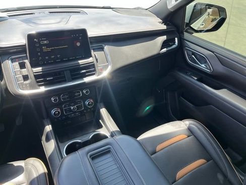 Used 2024 GMC Yukon AT4 w/ AT4 Premium Package AWD/4WD image 13