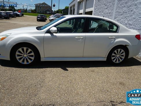Used 2011 Subaru Legacy 2.5i Limited w/ Appearance Package 1H AWD/4WD image 4