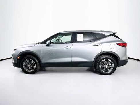 Used 2025 Chevrolet Blazer LT FWD image 4