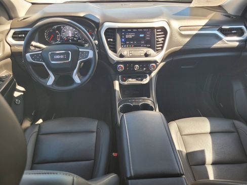 Used 2022 GMC Acadia SLT w/ Technology Package FWD image 12