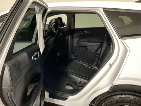 Used 2023 Kia Sportage EX FWD image 34