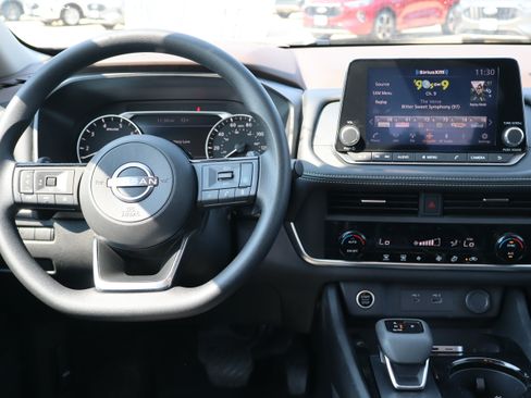 Used 2023 Nissan Rogue SV AWD/4WD image 13