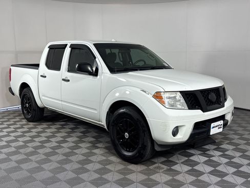 Used 2017 Nissan Frontier SV RWD image 7