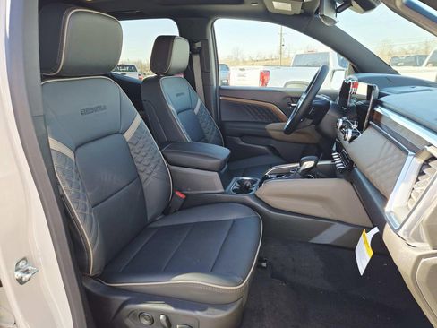 New 2026 GMC Canyon Denali image 17