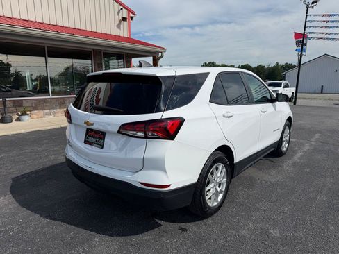 Used 2023 Chevrolet Equinox LS w/ LS Convenience Package FWD image 4