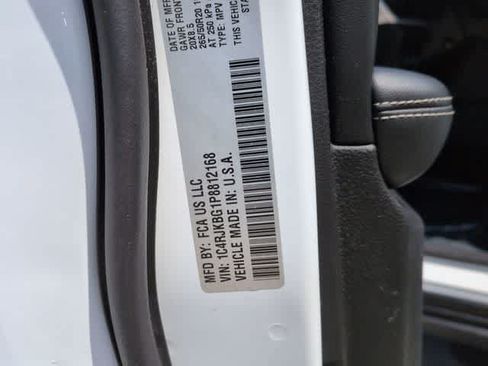 Certified 2023 Jeep Grand Cherokee L Limited w/ Luxury Tech Group II AWD/4WD image 36