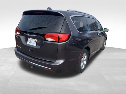 Used 2017 Chrysler Pacifica Touring-L Plus w/ Advanced Safetytec Group image 12