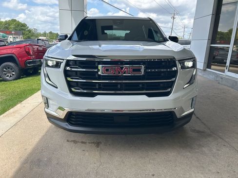 Used 2024 GMC Acadia Elevation w/ Luxury Package image 3