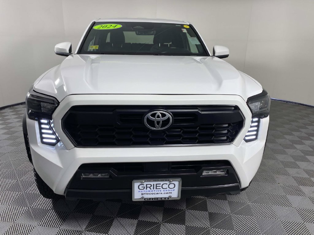 Used 2024 Toyota Tacoma TRD Off-Road AWD/4WD image 3