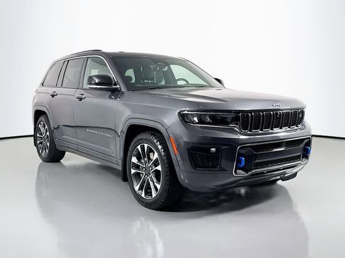 Used 2022 Jeep Grand Cherokee Overland w/ Advanced Protech Group III image 3