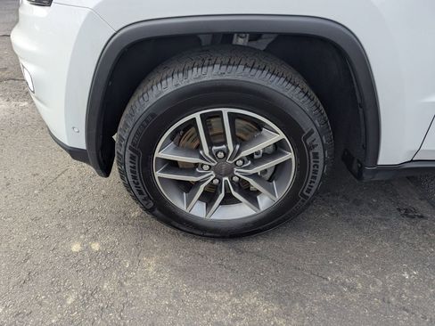 Certified 2022 Jeep Grand Cherokee Limited w/ Tech Group image 29