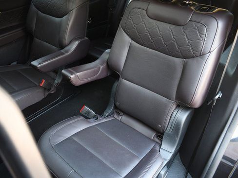 Used 2025 Ford Explorer Platinum w/ LUX Leather Package AWD/4WD image 23
