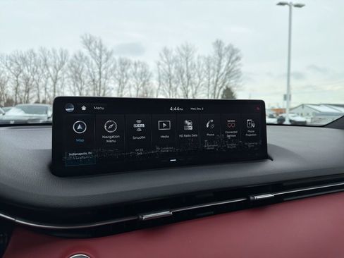 Used 2025 Genesis GV70 3.5T Sport image 32