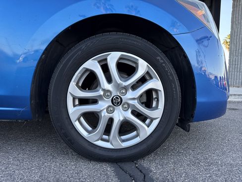 Used 2017 Toyota Yaris iA image 21