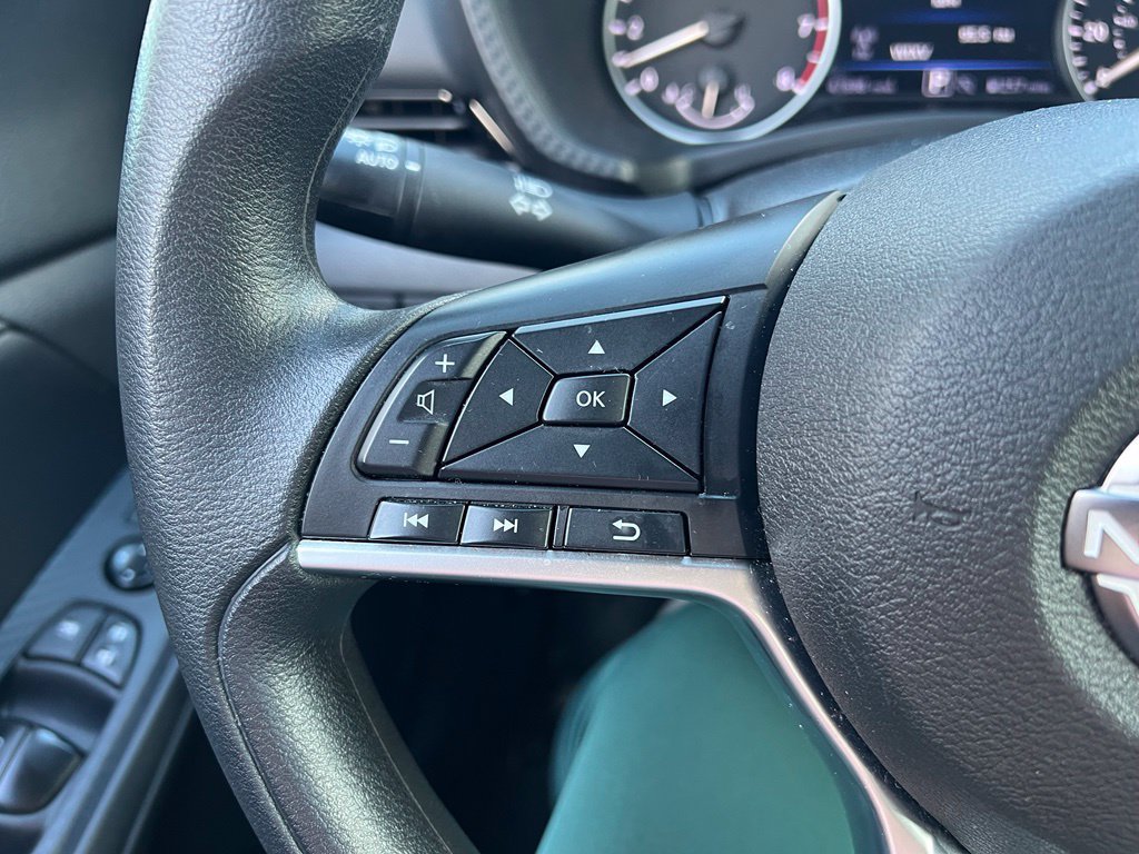 Used 2025 Nissan Sentra SV FWD image 14