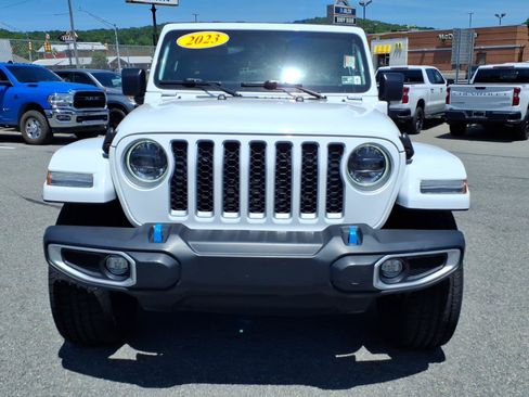 Used 2023 Jeep Wrangler Unlimited Sahara w/ Cold Weather Group AWD/4WD image 10