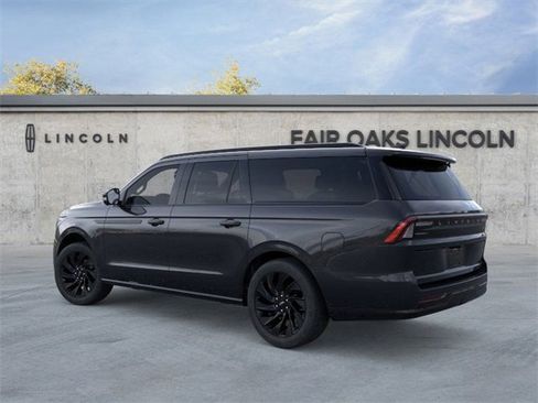New 2025 Lincoln Navigator L Reserve w/ Jet Appearance Package image 4