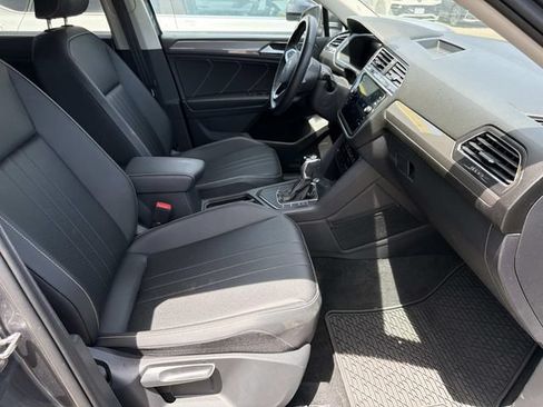 Used 2023 Volkswagen Tiguan SE FWD image 7