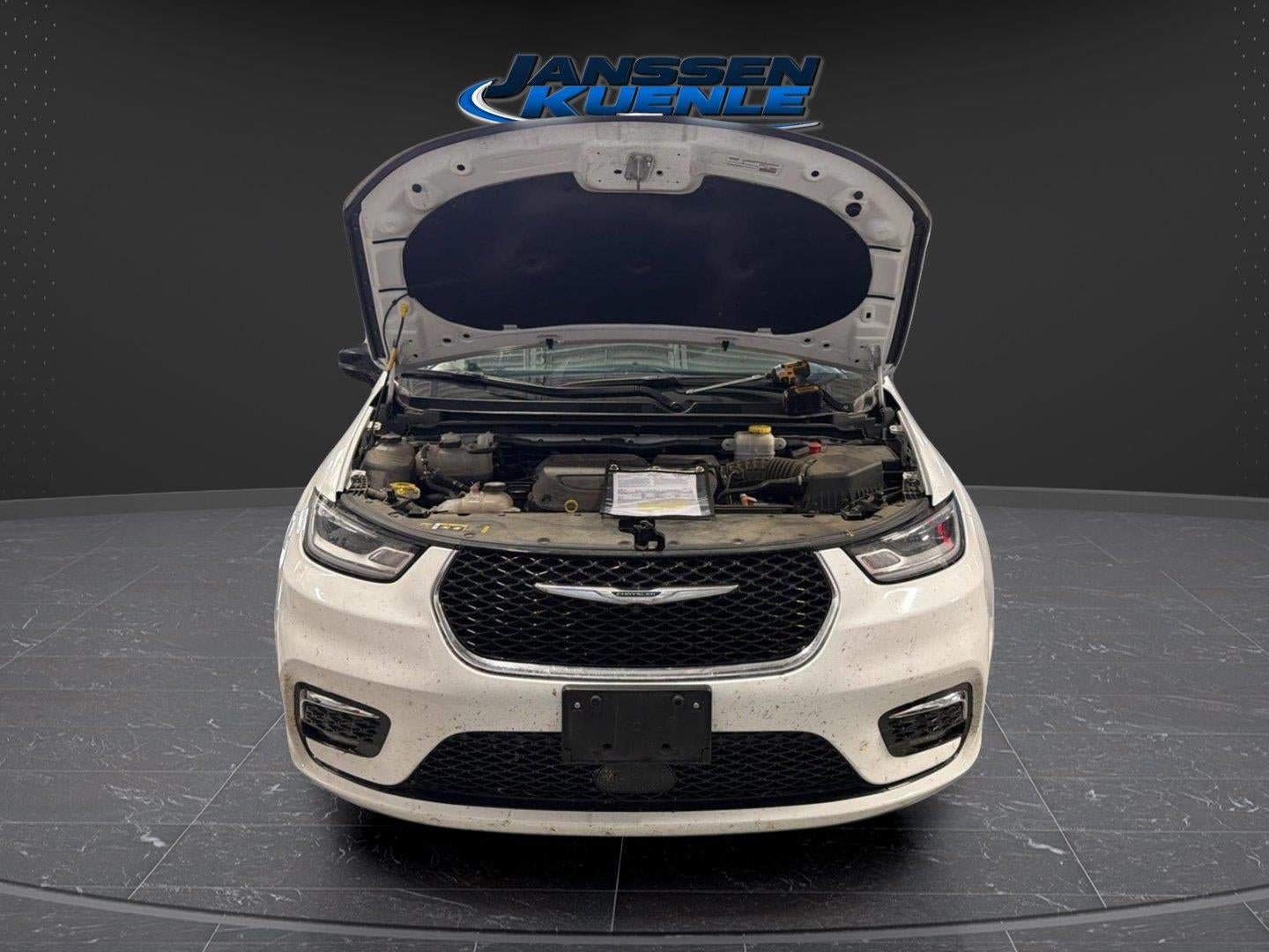 Used 2024 Chrysler Pacifica Limited FWD image 11