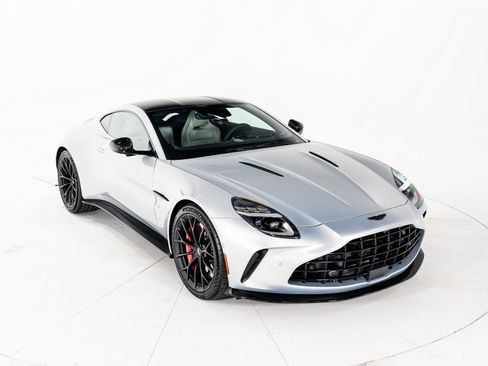Used 2025 Aston Martin V8 Vantage Coupe RWD image 7