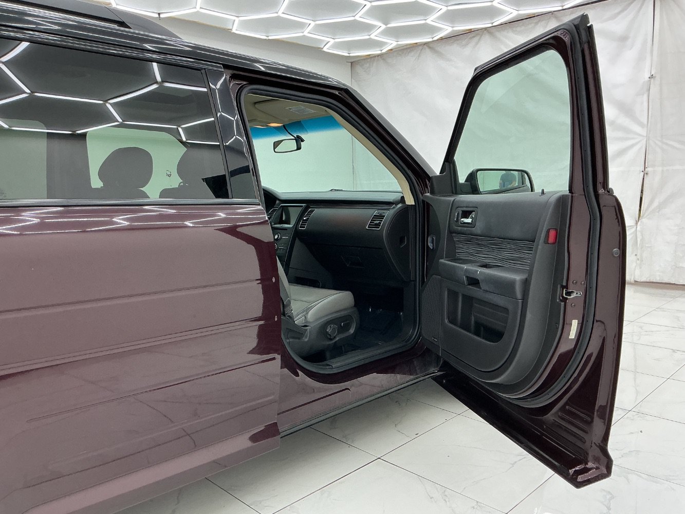 Used 2018 Ford Flex SEL w/ Equipment Group 202A AWD/4WD image 17