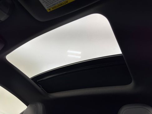 Used 2025 Porsche 911 Carrera image 11