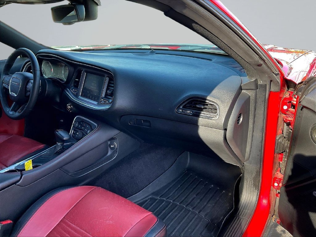 Used 2016 Dodge Challenger R/T Plus RWD image 28