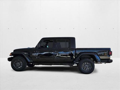 New 2025 Jeep Gladiator Sport image 5
