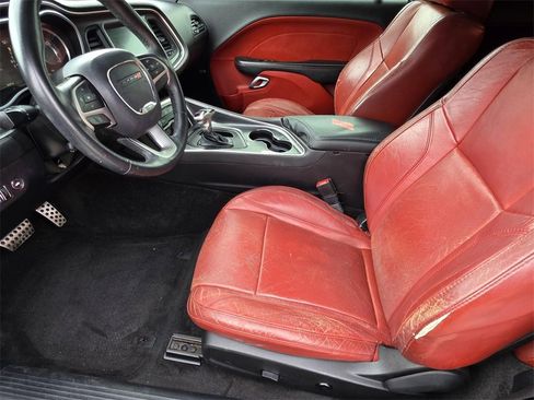 Used 2015 Dodge Challenger SXT Plus image 6