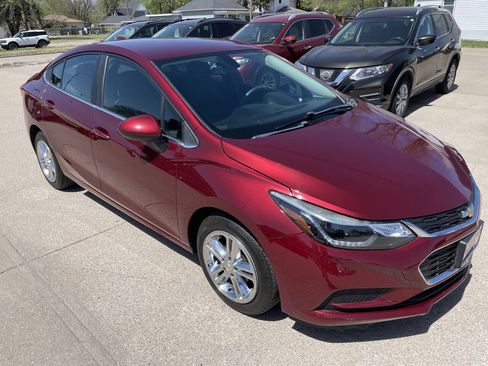 Used 2016 Chevrolet Cruze LT FWD image 6