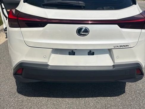 Used 2025 Lexus UX 300h FWD w/ Accessory Package (Z1) image 10