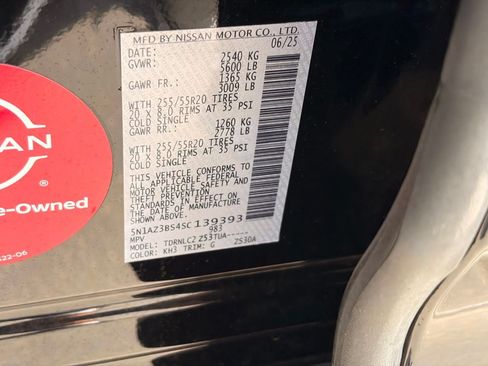Certified 2025 Nissan Murano SV w/ Cargo Package AWD/4WD image 32