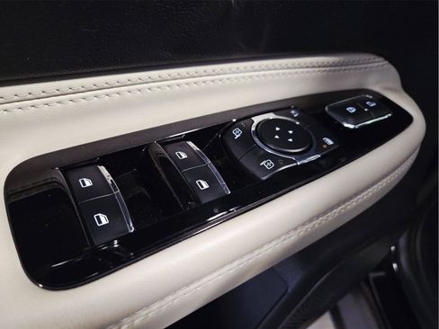 Used 2025 Lincoln Corsair Reserve AWD/4WD image 11