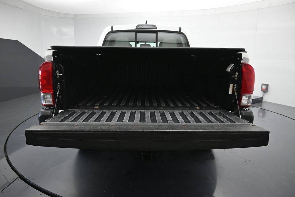 Used 2017 Toyota Tacoma SR5 w/ Tow Package AWD/4WD image 24