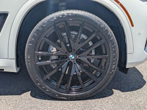 Used 2023 BMW X5 sDrive40i w/ M Sport Package RWD image 11