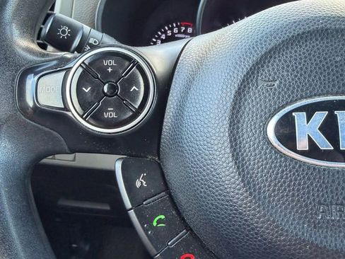 Used 2014 Kia Soul + image 22